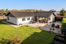 Fasanvænget 54 og 1 anden boliger er kommet til salg denne uge i Dragør - se boligerne her.