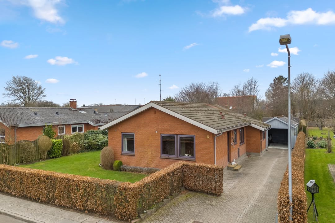 Mæglerhuset Sæby annoncerer ny pris på charmerende villa i Hørby