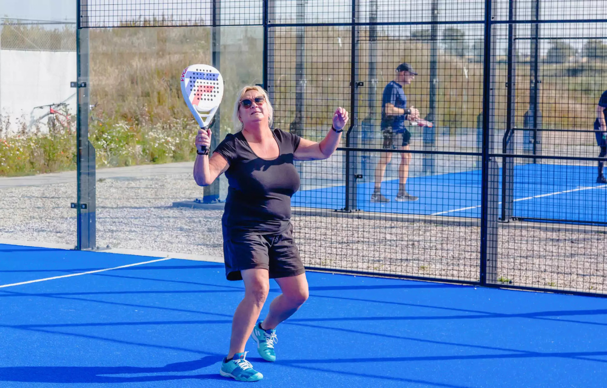 Padelforening styrker både sundheden  og fællesskabet i Holbæk