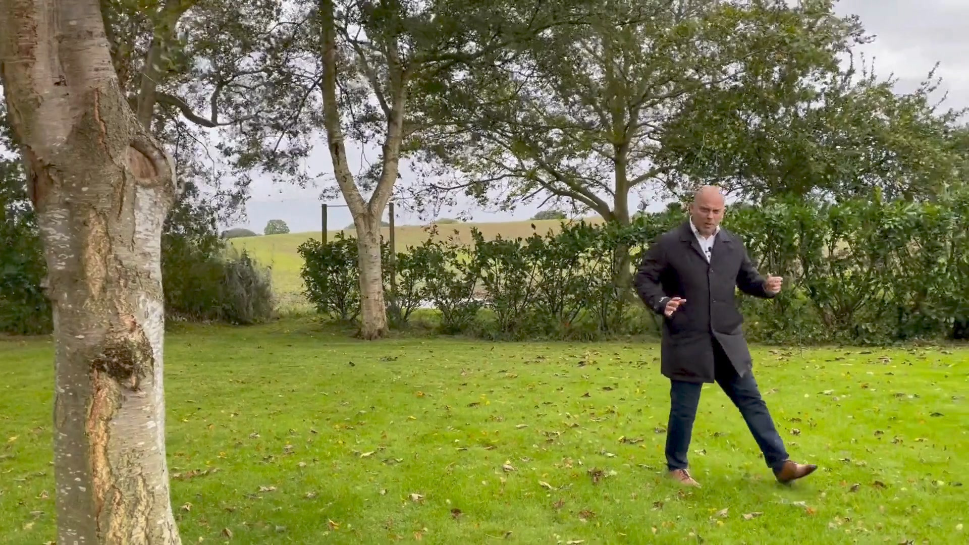 Ejenholm Bolig & Erhverv tilbyder charmerende bolig med skøn udsigt i Varnæs