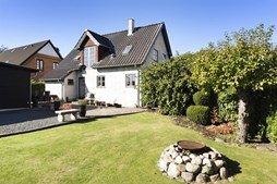 Kibæksvej 2 og 1 anden boliger er kommet til salg denne uge i Gedved - se boligerne her.