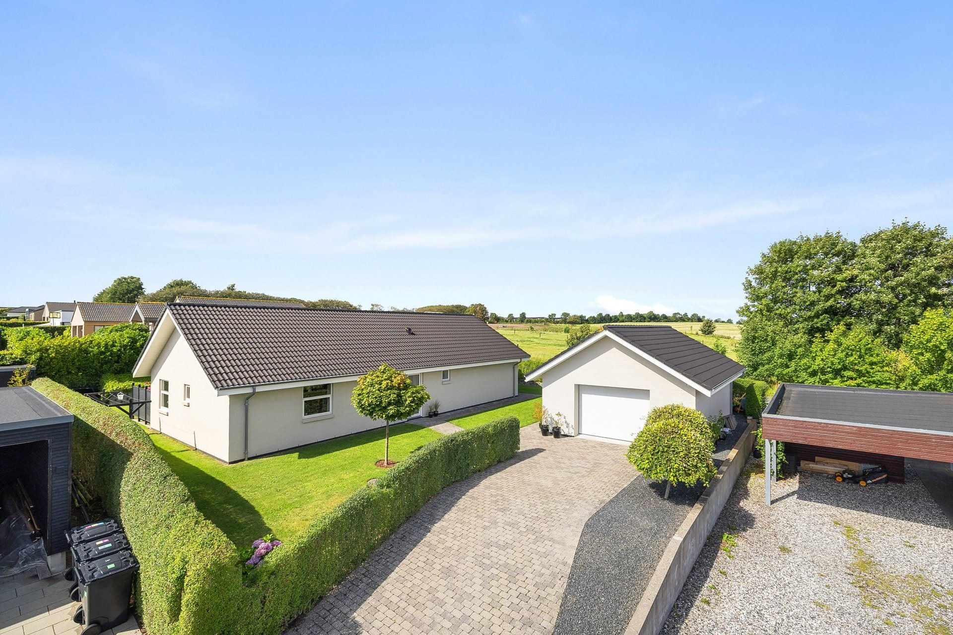 Netop kommet til salg: Rønnevangen 65 en af Sabros dyreste adresser