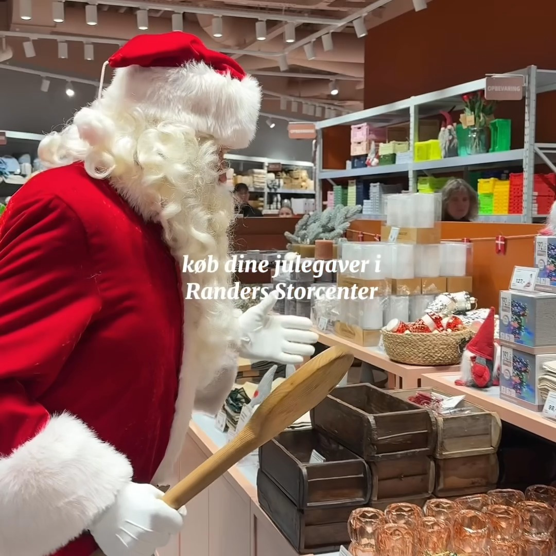 Randers Storcenter opfordrer: Gør som julemanden og køb dine julegaver her!