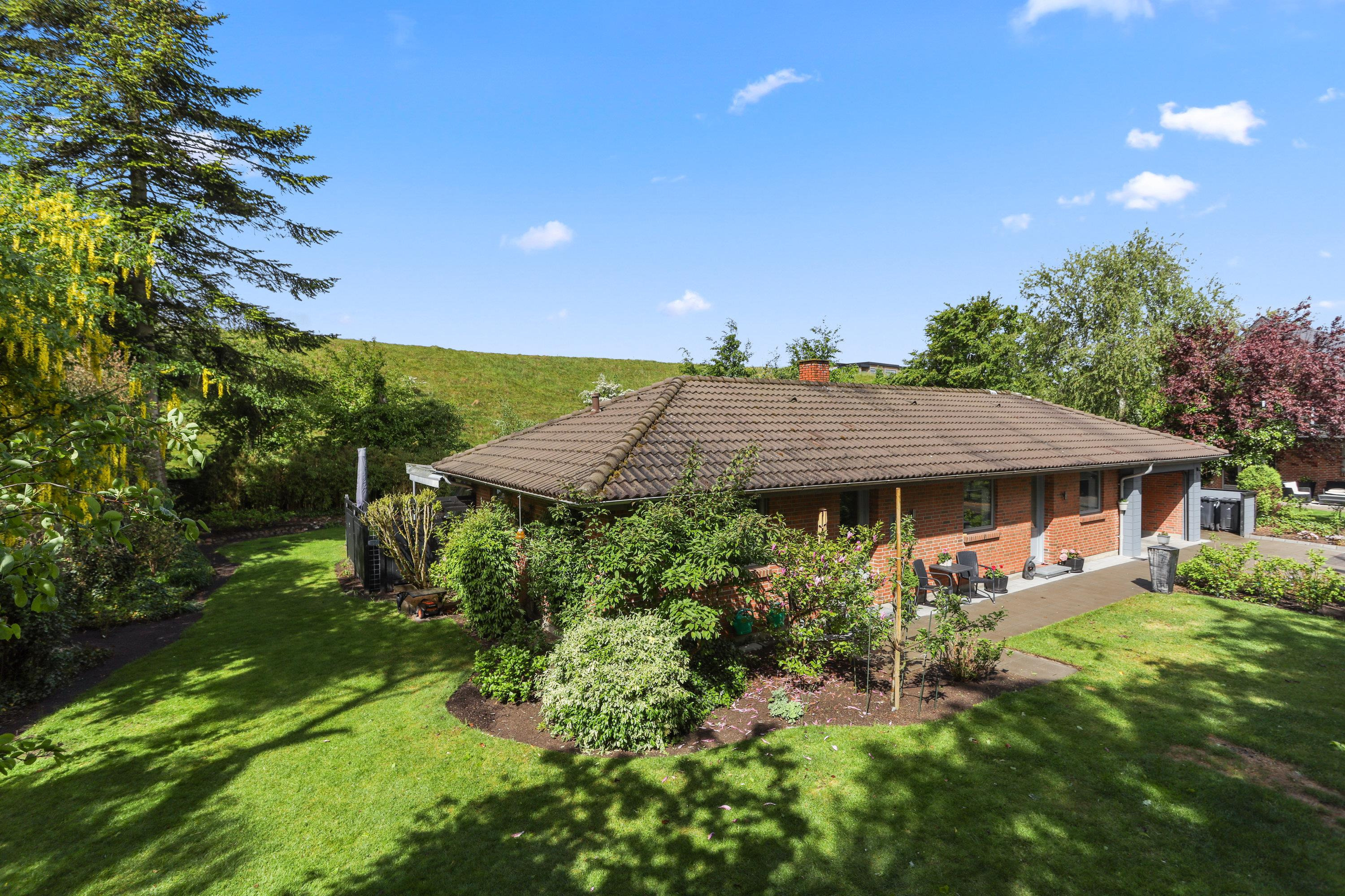 Velholdt villa med fantastisk beliggenhed i naturskønne omgivelser