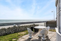 Drømmer du om luksus? For 4.795.000 kr er Strandvejen 48 kommet til salg - Se den og de dyreste boliger til salg her