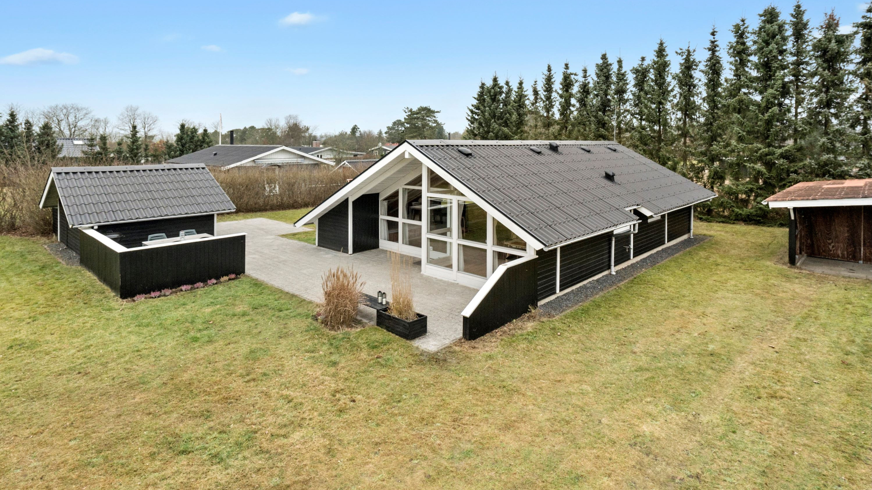 Oplev et idyllisk sommerhus på den flotte og rolige beliggenhed i Truust