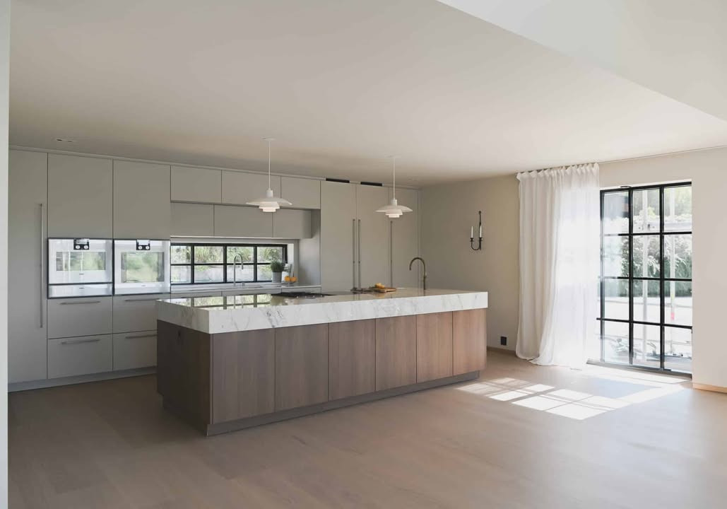 Rotpunkt K&#xF8;kken realiserer designernes dr&#xF8;mmek&#xF8;kken i Nordic Barnhouse-stil