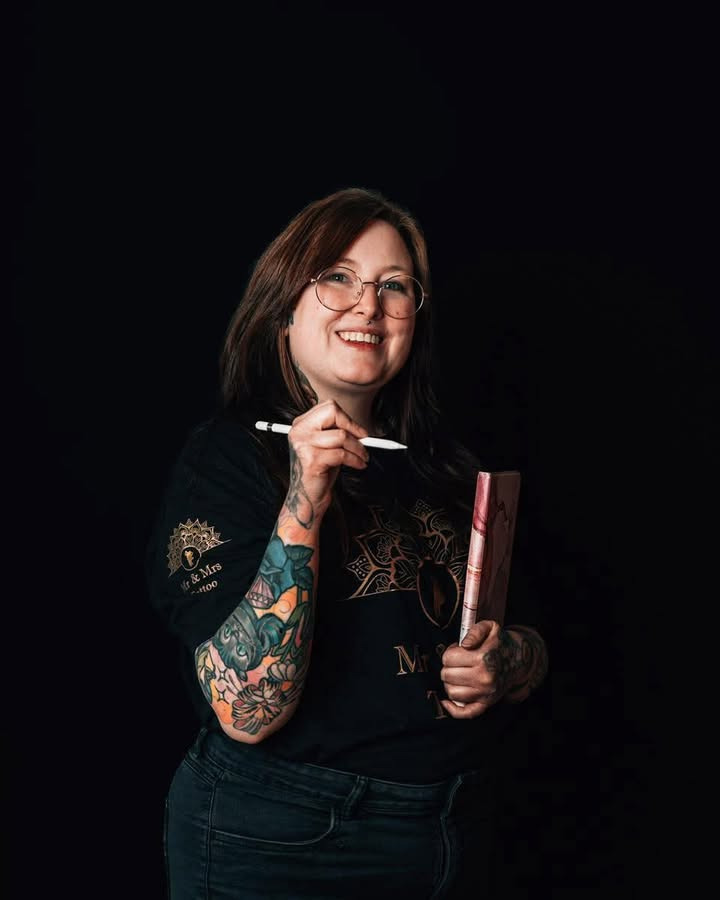 Mr. & Mrs. Tattoo tilbyder ledige tider hos Tine i januar