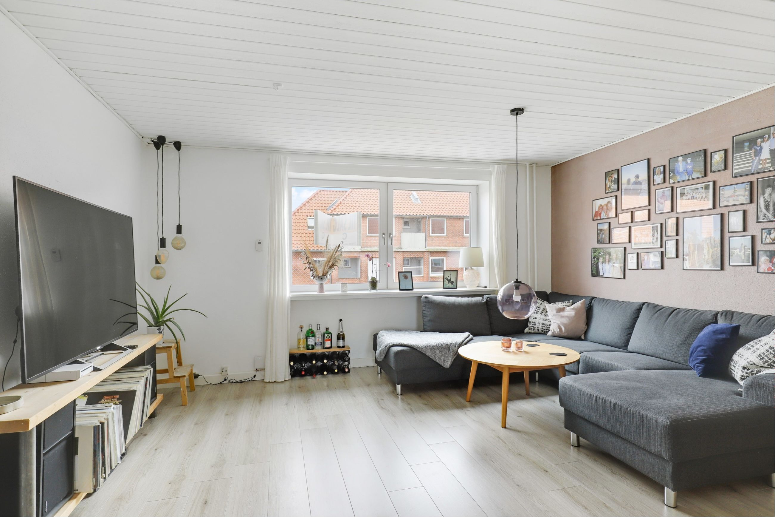 Flot renoveret 72 m2 Andelsbolig, med gulvvarme på Hjertingvej, med altan.