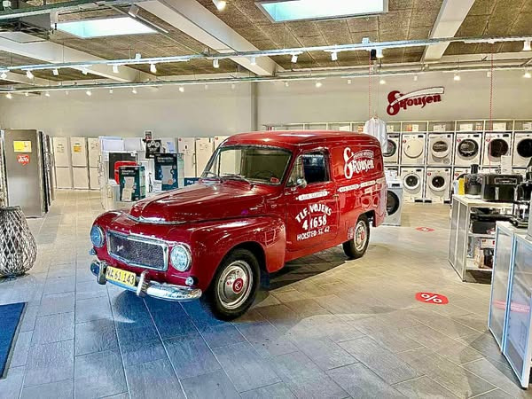 Skousen Holstebro præsenterer stolt en klassisk Volvo 210 B18