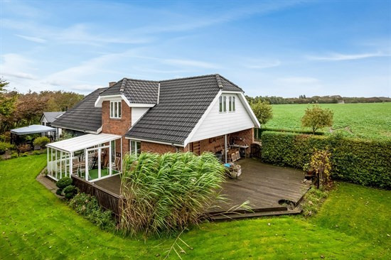 Top 6 over dyreste boliger til salg i Vemb. Priser op til 3.345.000 kr