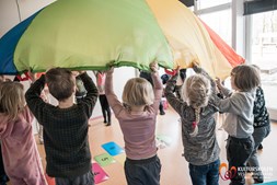 Musik og leg for de små på Aars Bibliotek