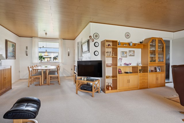Vinkelstue med mulighed for alrum
