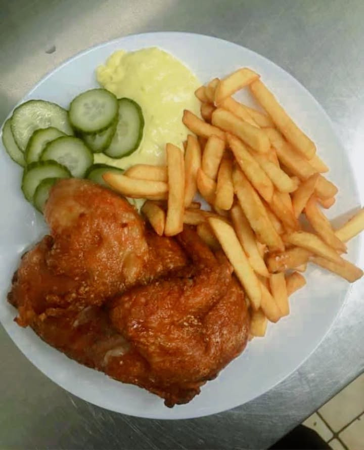 Havnens fisk og grill: Onsdagstilbud på 1/2 grillkylling i dag til kun 90,-