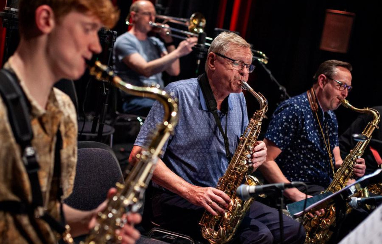Kom i julestemning med dejlige bigbandtoner på Herning Bibliotek 