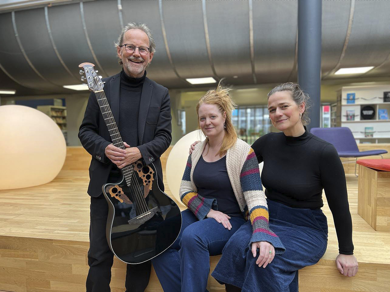 Eftermiddagssang på Randers Bibliotek: Mørk er november?