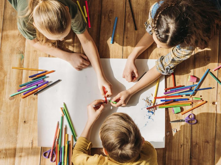 Tegneklubben på Vodskov Bibliotek inviterer børn til kreativ eftermiddag