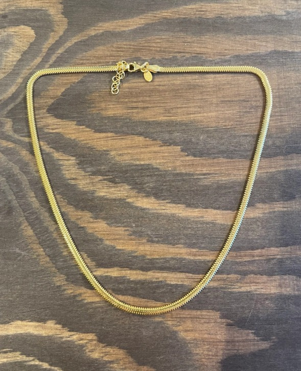 Smykkedesigner Helga Winther: Unikke Flad Slange smykker er årets julegavehit