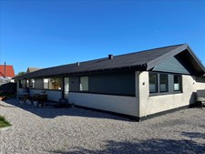 Eksklusiv bolig for 1.895.000 kr er netop kommet til salg i Aakirkeby - Se den og de dyreste boliger her