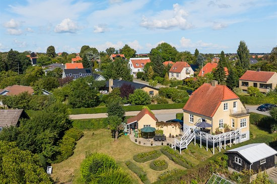 Holmevej 44 og 4 andre boliger er kommet til salg denne uge i Søborg - se boligerne her.