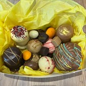 Chokolet Bon Bonnieren tilbyder halv pris på chokolade og konkurrence om chokoladekurv i anledning af lagerudfordring