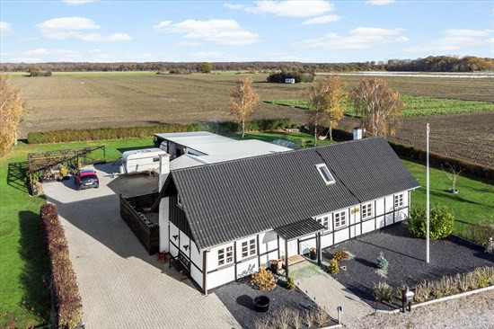 Pris sat ned med 500.000 kr. på Refshalevej 44