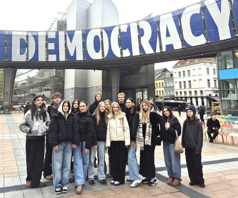 Silkeborg unge styrker demokrati og fællesskab i Bruxelles på international udveksling