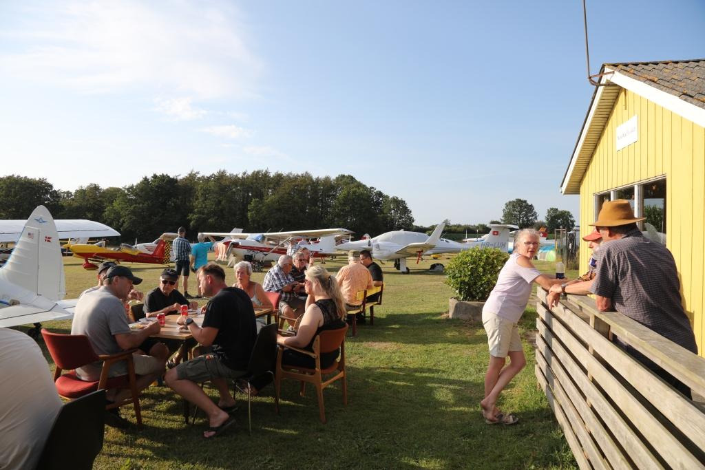 Fly-In og grill samler flyentusiaster i Nordals