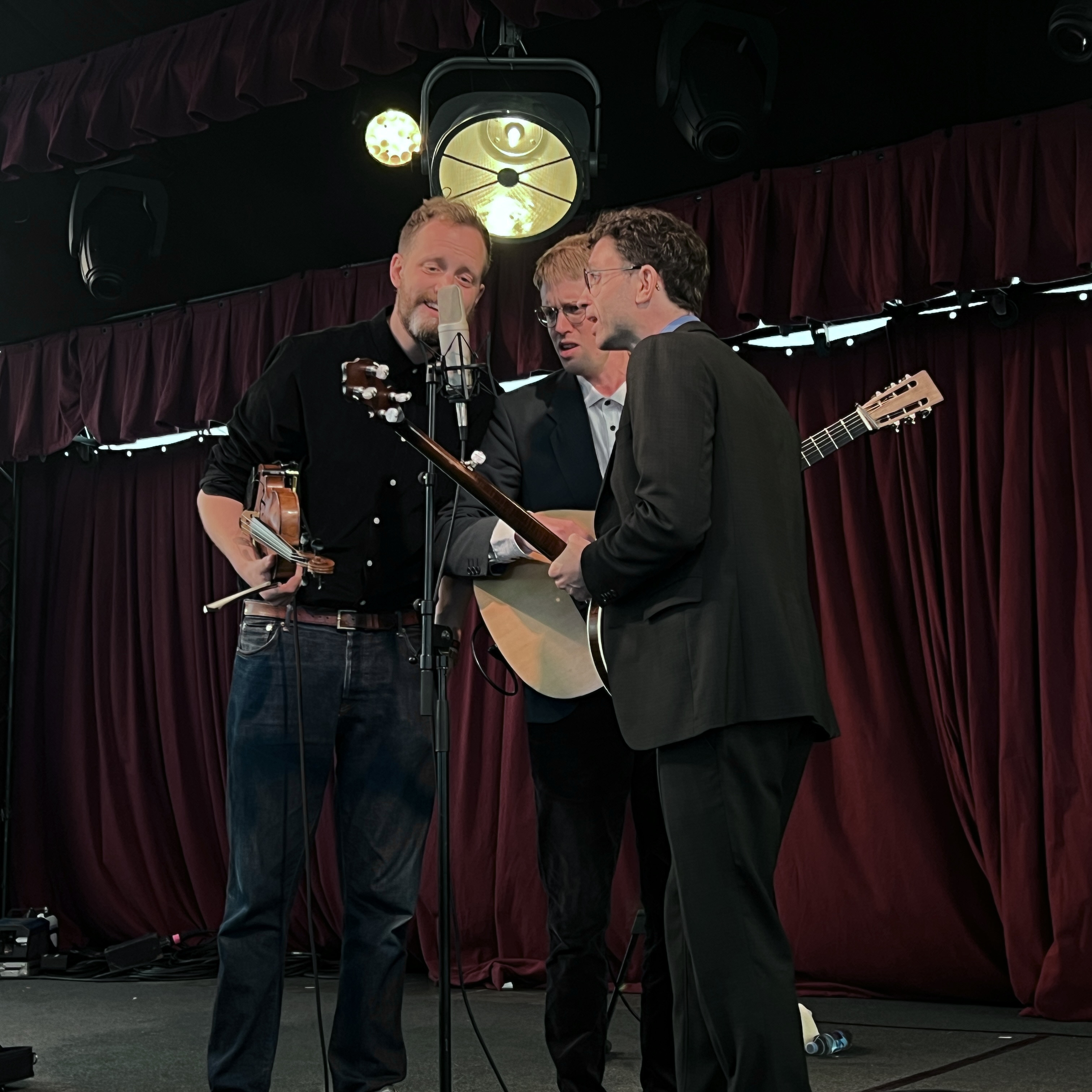 Musikalsk magi med Twang i Todbjerg forsamlingshus