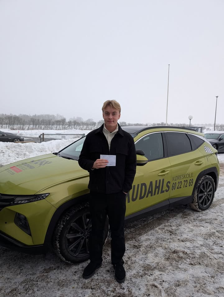 Mikkel fik kørekortet i hus med Kudahls Køreskole