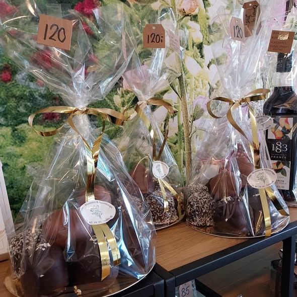 Tulipa Blomster & Havedesign sælger Frellsen flødeboller i selvbetjeningsbutikken