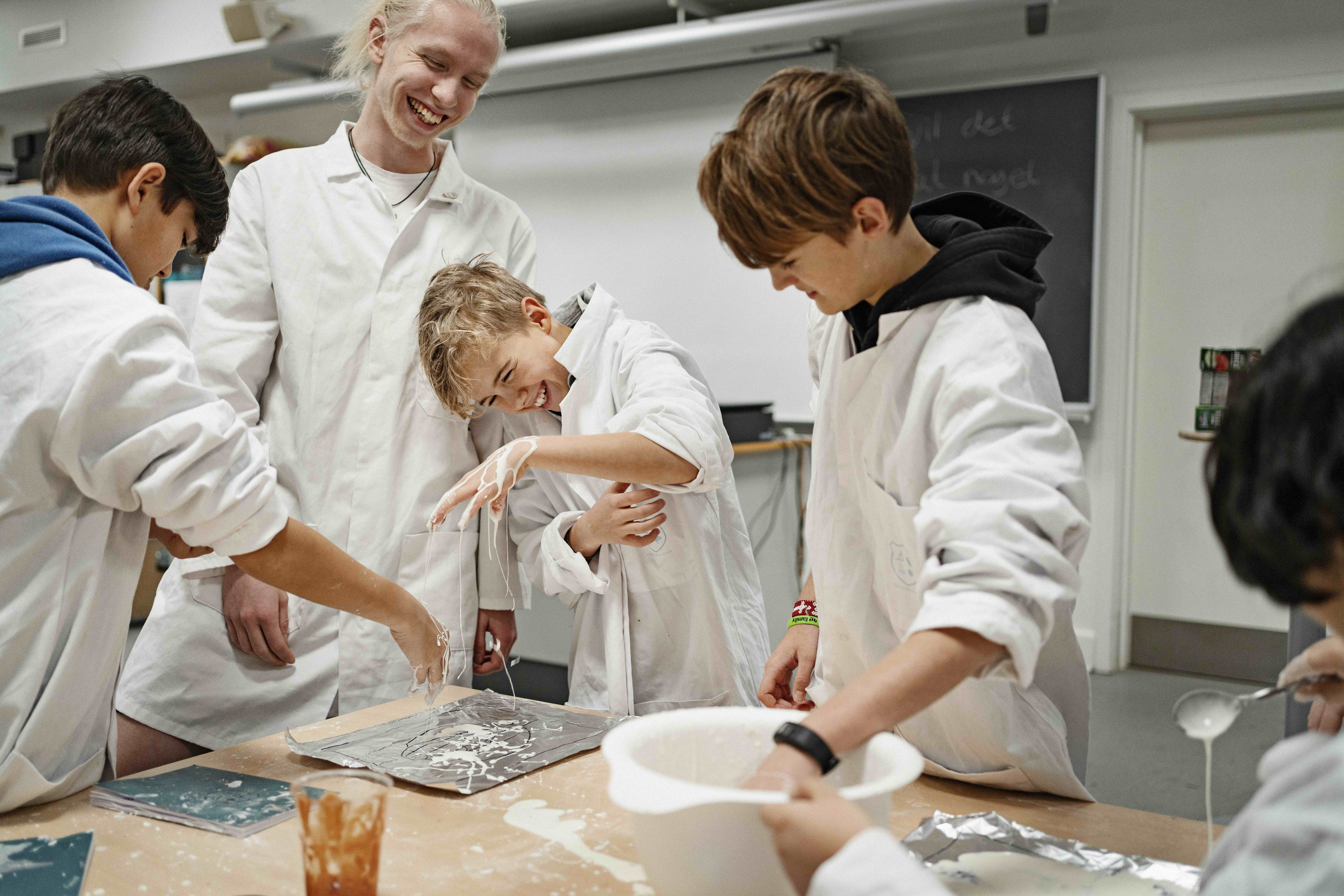 Børn med “sultne hjerner” går til videnskab i Esbjerg