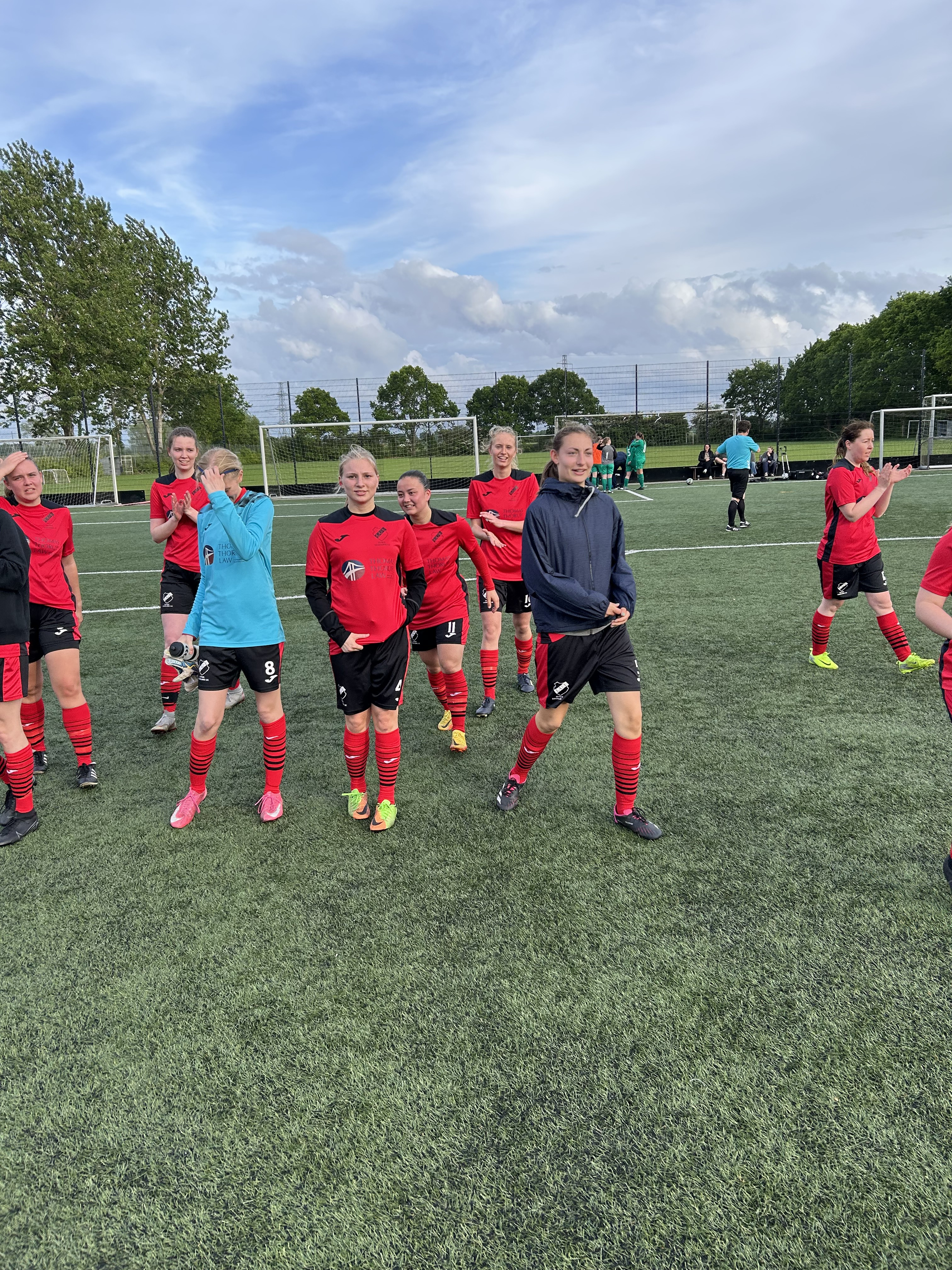 Lynge-Uggeløse IFs Kvindesenior 2 triumferer med storsejr over Brødeskov IF