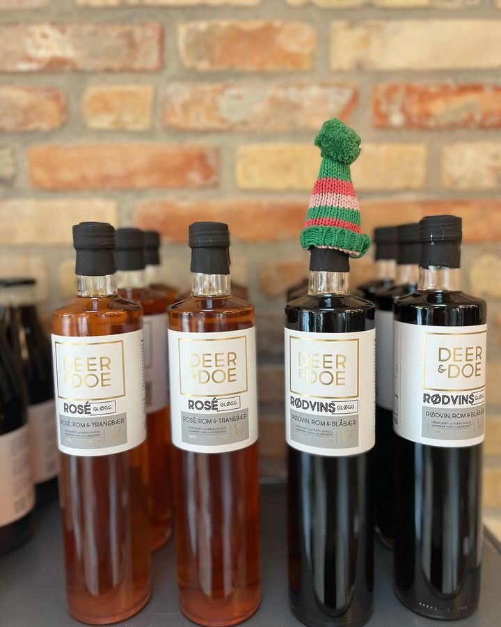 Skaldyrshuset: julestemning med nissehuer og gløgg på flaske