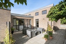 Netop kommet til salg: Elmehaven 26 en af Lystrups dyreste adresser