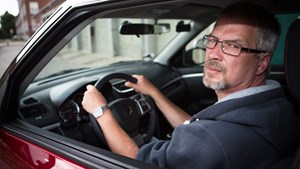 Fra lastbilchauffør til kørelærer: Bjarne driver i dag Nordbyens Køreskole - på både dansk og engelsk