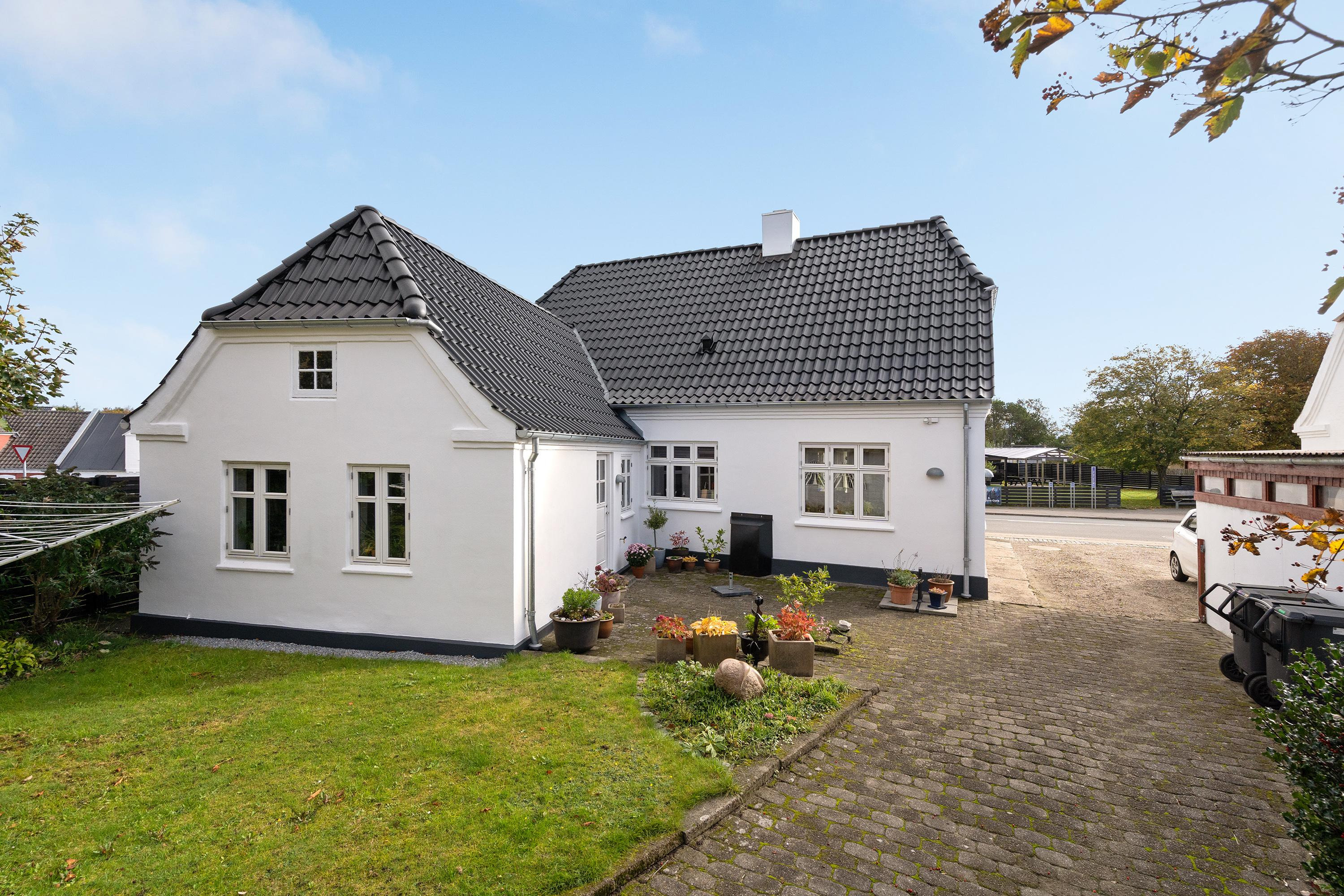 Pæn, velholdt villa i Tversted. Tæt på skov og lækker strand
