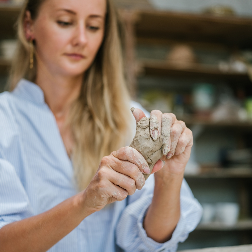 Udforsk keramikkens kunst i Vig: Workshops for både nybegyndere og entusiaster