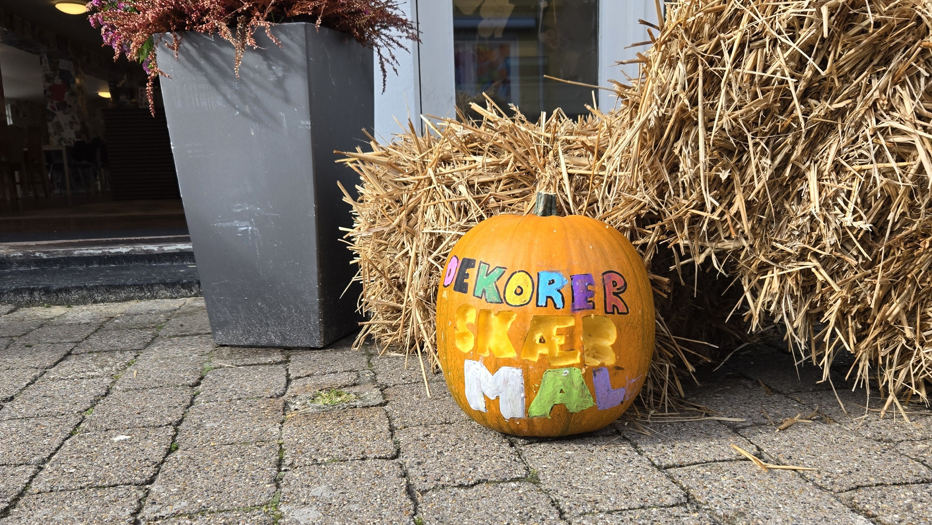 Græskarskæring og  Jesmonite-workshop hos Kreafe i oktober