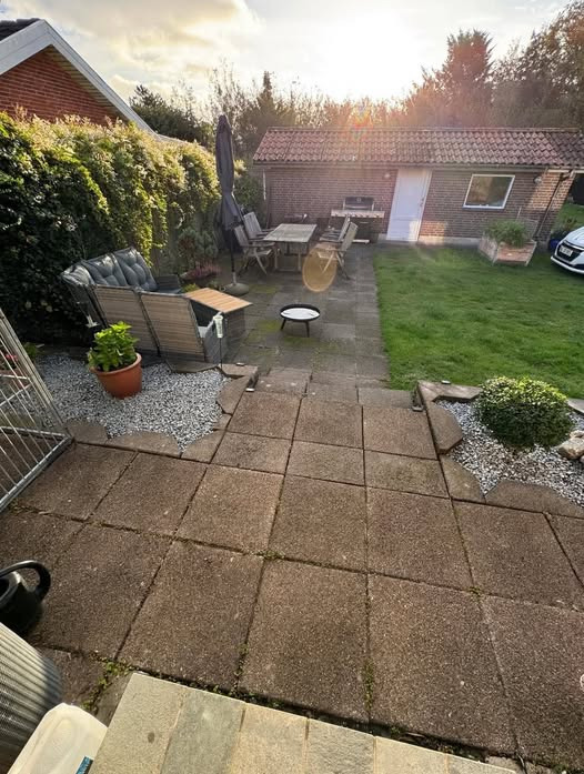 Houen Life Power deler en rolig morgen fra gårdhaven i Hune