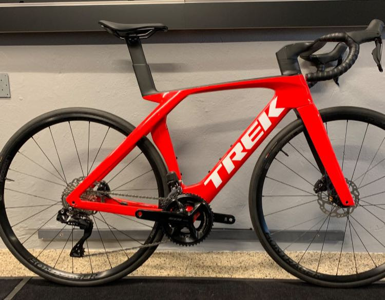 Se Trek Madone SLR 6 hos Birks Bike Shop ApS i Viper Red