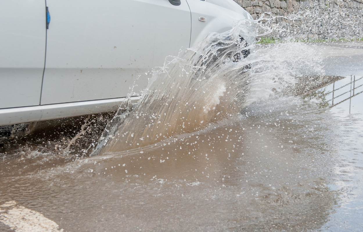 Veje i Silkeborg er spærret grundet vand