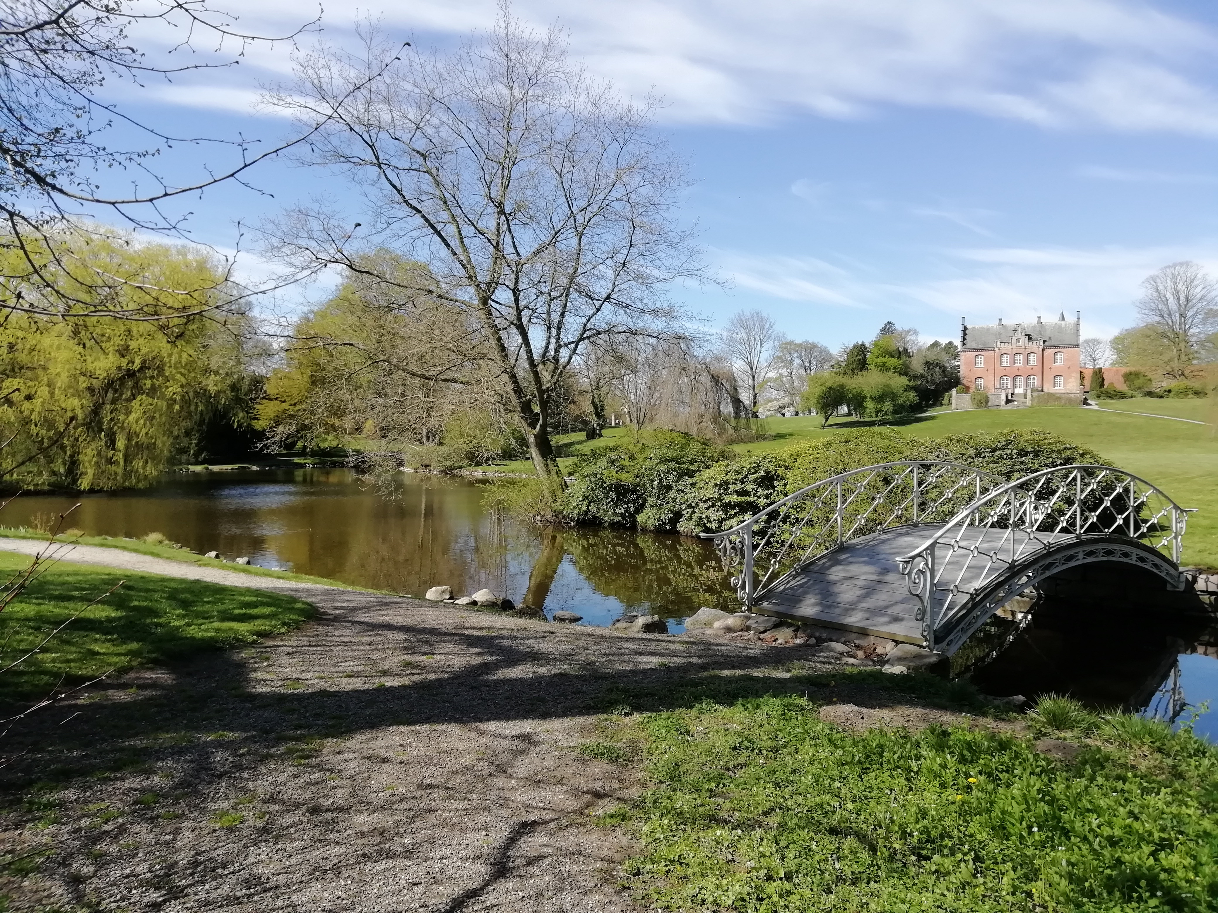 Oplev Erholm Gods' historiske park på en guidet rundvisning