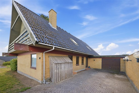 Hvilstedvej 12 er til salg for kun 1.595.000 kr.: Se de billigste boliger til salg i Solbjerg her
