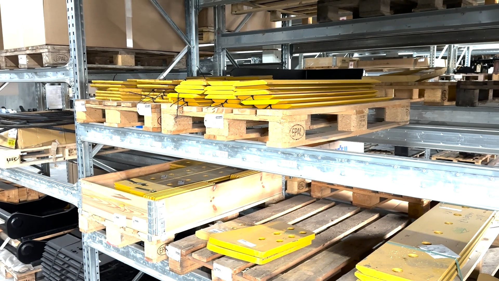 Scantruck A/S har Komatsu skærsæt klar til hurtig levering