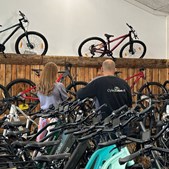 Cykelkram ApS tilbyder ekspertvejledning og kvalitetsservice til dine cykelbehov