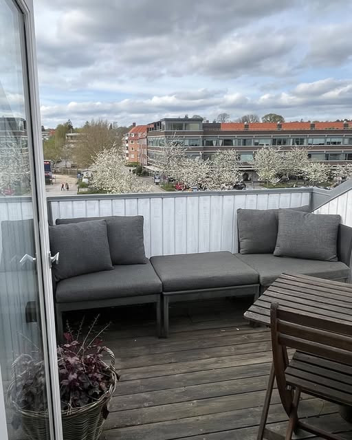 Sneak peek: Unik lejlighed på to etager i hjertet af Holte fra &LIVING Aalborg