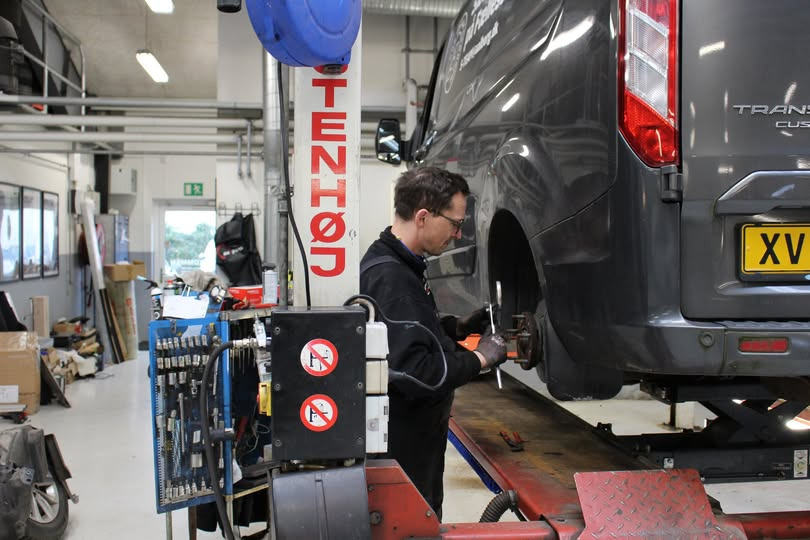 JK Auto ApS hjælper med at kontrollere dine bremser