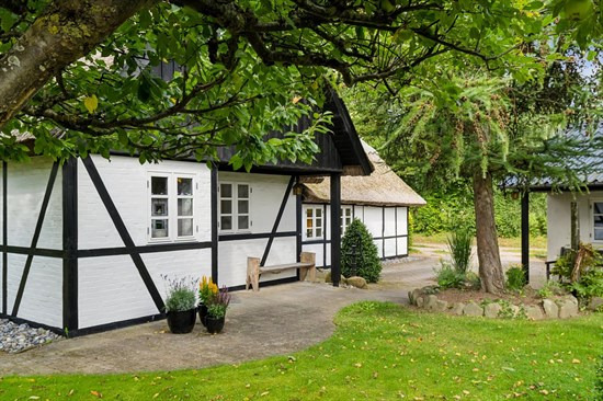 Pris sat ned med 300.000 kr. på Nejlinge Byvej 8