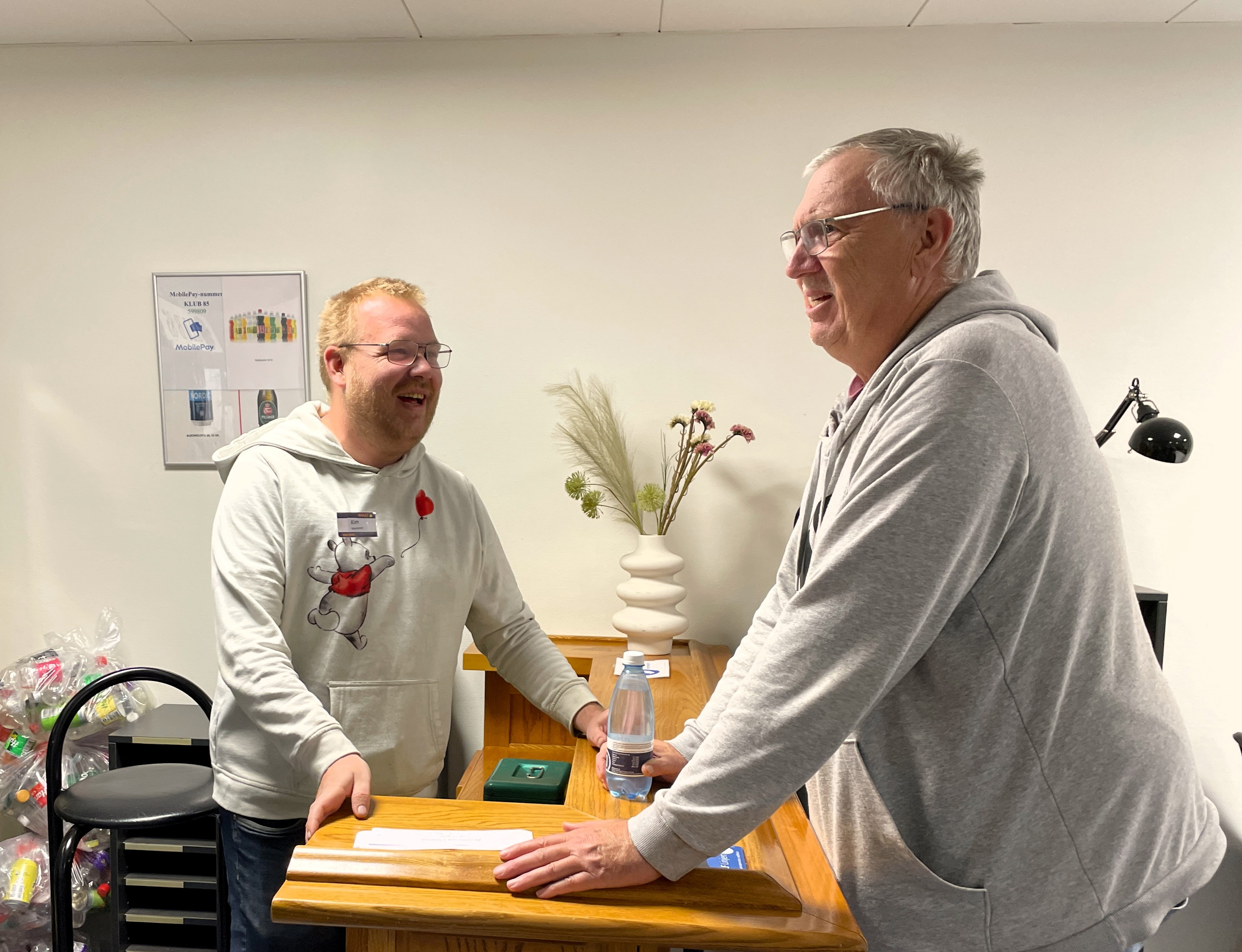 Kim skaber fællesskab og god stemning i Klub 85